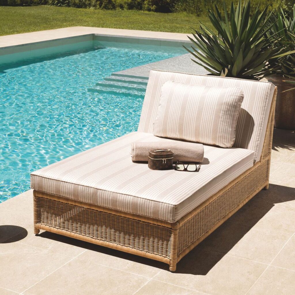 Luxury Synthetic Rattan Garden Lounger